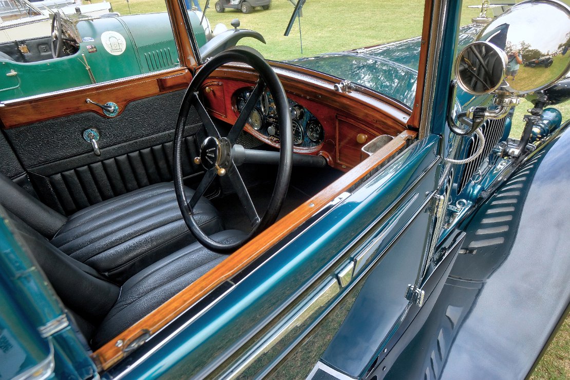 1925_Bentley_4.5_Liter_Convertible_Interior