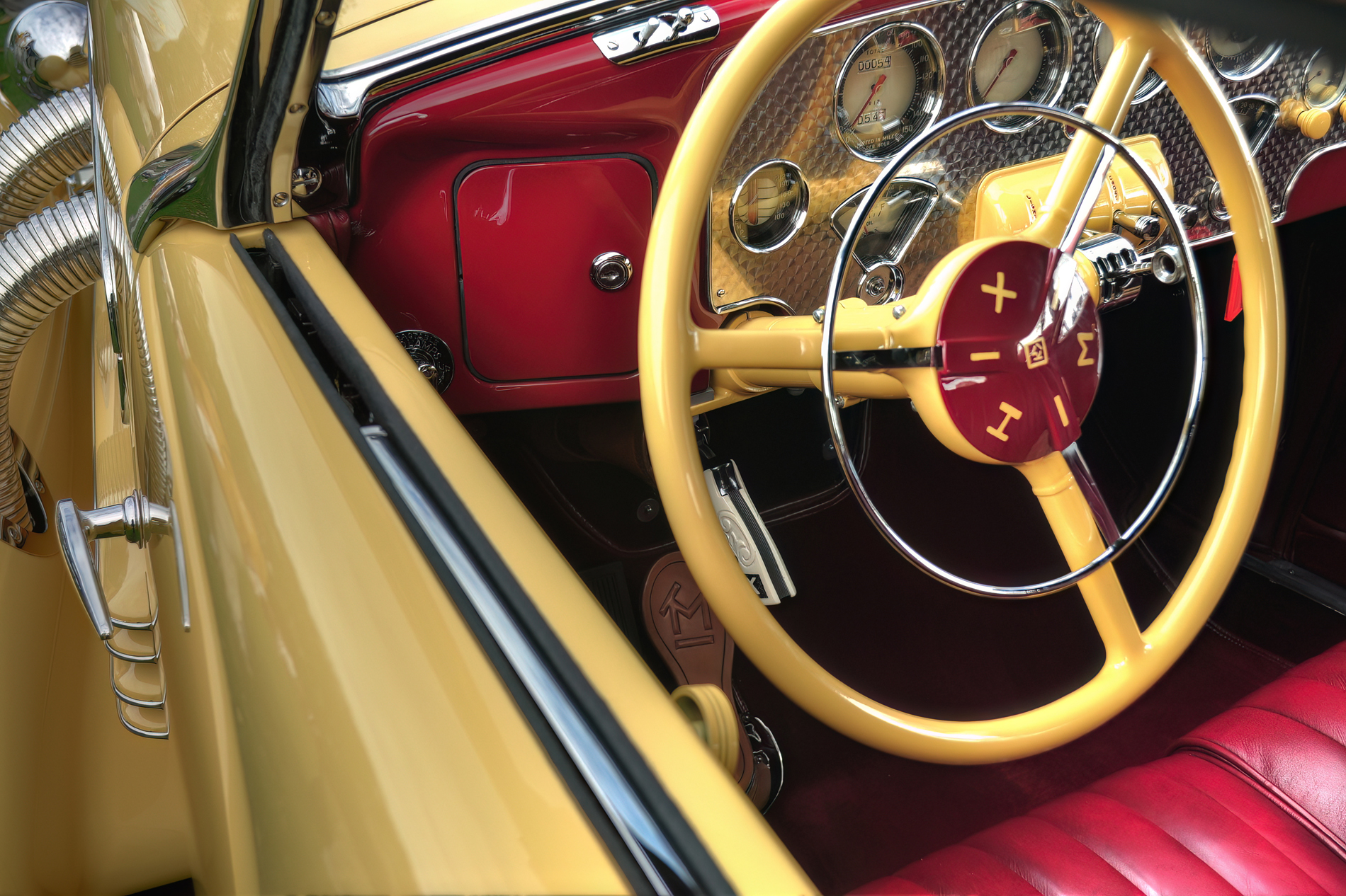 Cord 1937 812 Phaeton SC Interior