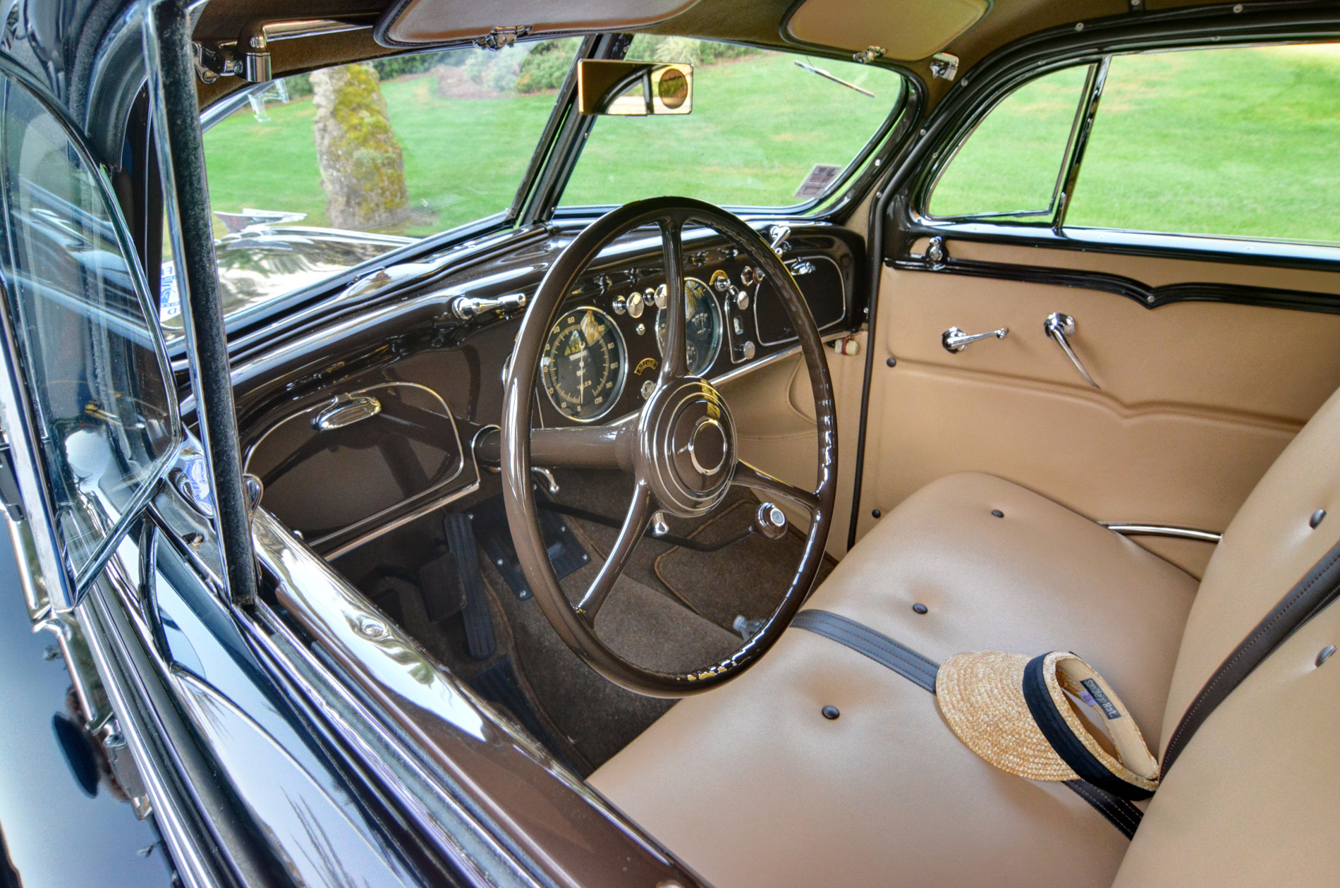 1935 Chrysler Airflow LeBaron Interior